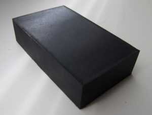 Magnet pokrytý gumou