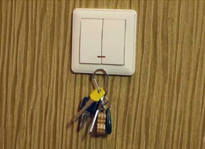 vypínač jako magnetický držák na klíče