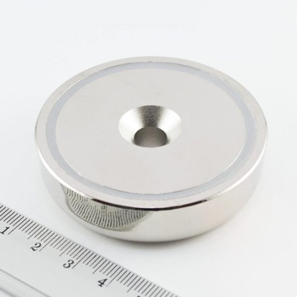Magnet v pouzdře s dírou pro šroub 60x15 mm