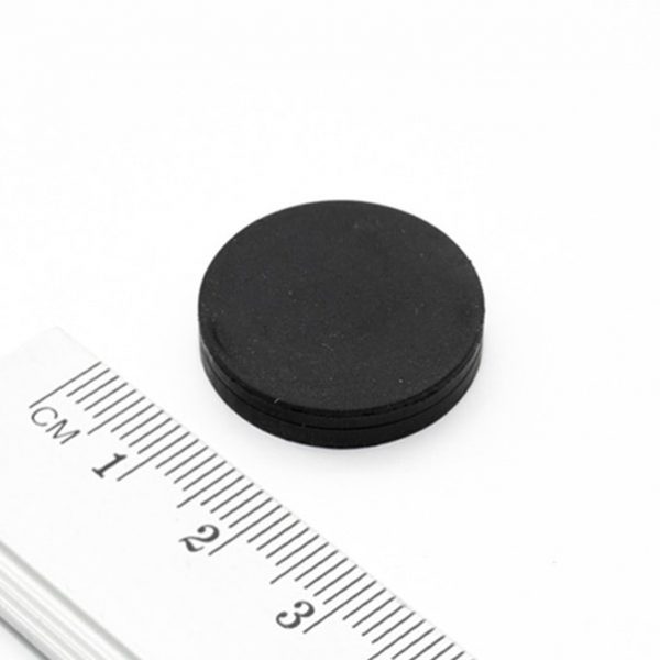 Magnet v pouzdře s vnitřním závitem 22x6 mm pogumovaný