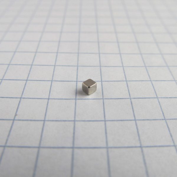 Neodymový magnet kostka 2x2x2 mm - N38