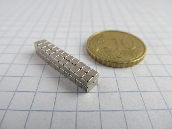 Neodymový magnet kostka 2x2x2 mm - N52