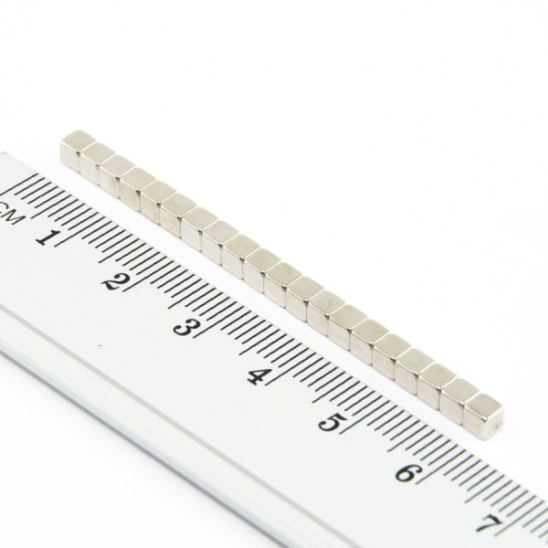 Neodymový magnet kostka 3x3x3 mm - N52