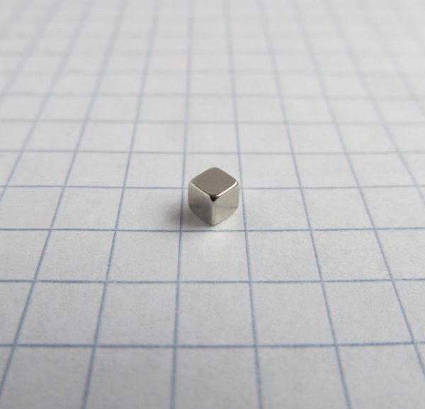 Neodymový magnet kostka 3x3x3 mm - N52