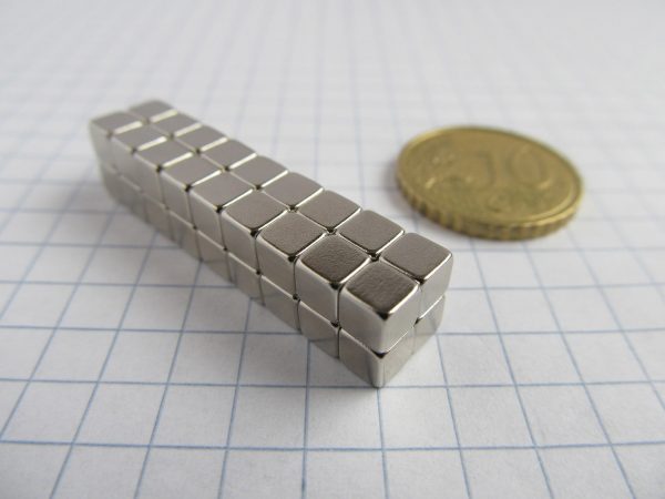 Neodymový magnet kostka 4x4x4 mm - N42