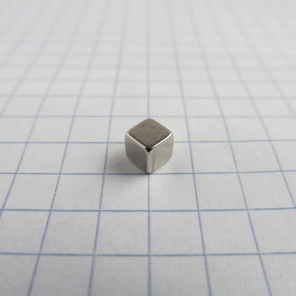 Neodymový magnet kostka 4x4x4 mm - N42