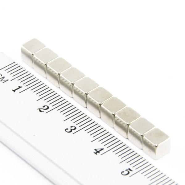 Neodymový magnet kostka 5x5x5 mm - N35