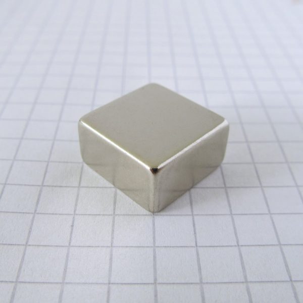Neodymový magnet kvádr 15x15x8 mm - N38