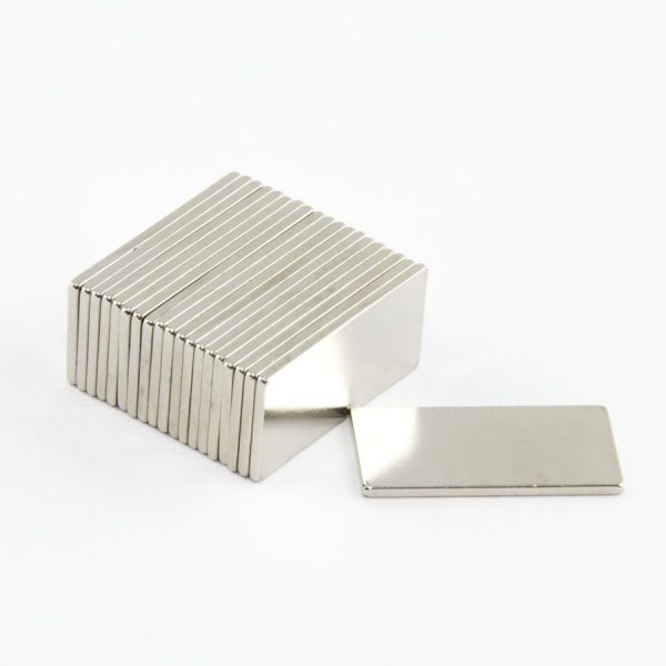 Neodymový magnet kvádr 20x10x1 mm - N38