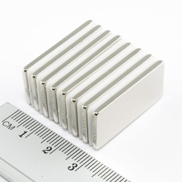Neodymový magnet kvádr 30x15x2 mm - N38