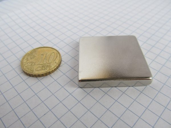 Neodymový magnet kvádr 30x30x5 mm - N38