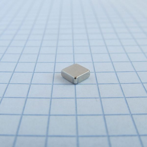 Neodymový magnet kvádr 5x5x2 mm - N38
