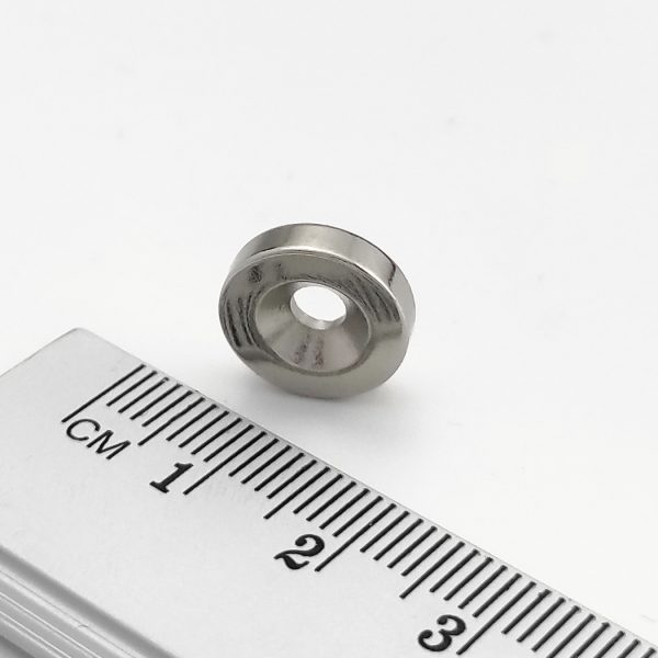 Neodymový magnet válec 12x3 mm s dírou M3 (jižní pól na straně s prohlubní) - N38