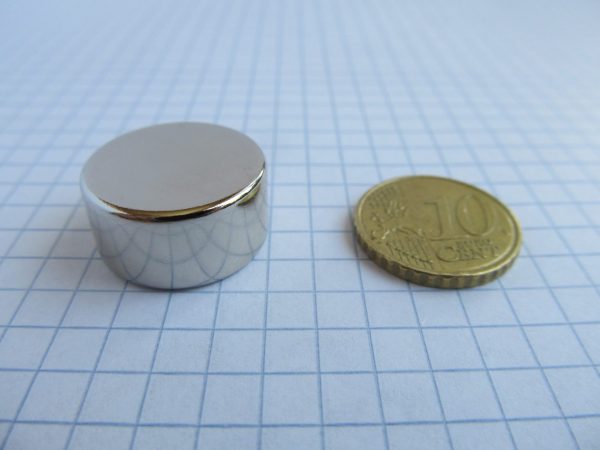 Neodymový magnet válec 20x10 mm - N38