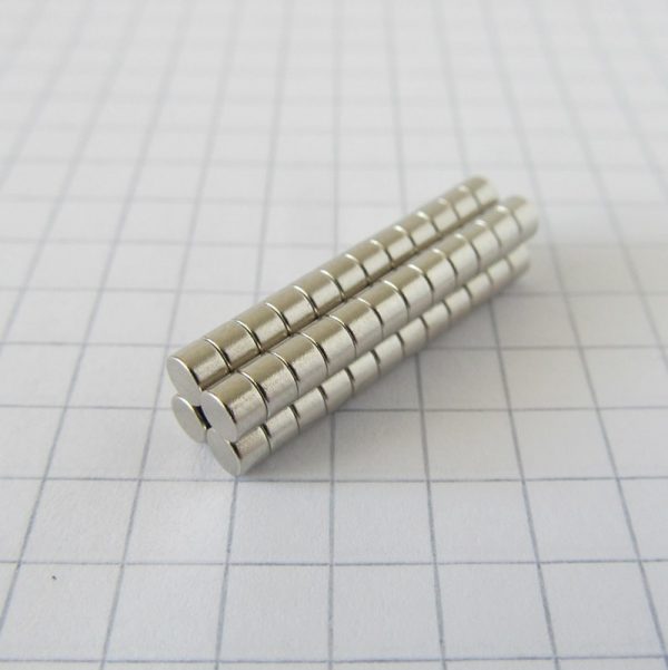 Neodymový magnet válec 3x2 mm - N38