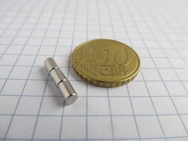 Neodymový magnet válec 3x5 mm - N38