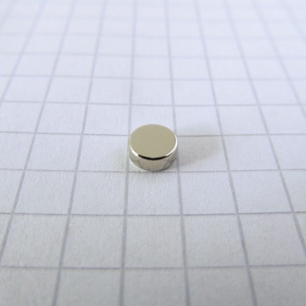 Neodymový magnet válec 5x2 mm - N38