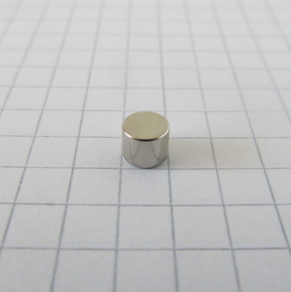 Neodymový magnet válec 5x4 mm - N38