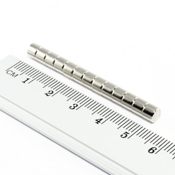 Neodymový magnet válec 5x4 mm - N38