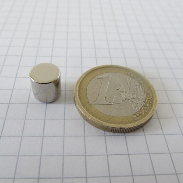 Neodymový magnet válec 8x8 mm - N42
