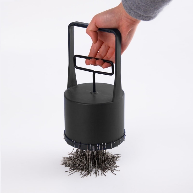Ruční magnetický přenašeč kovových částic