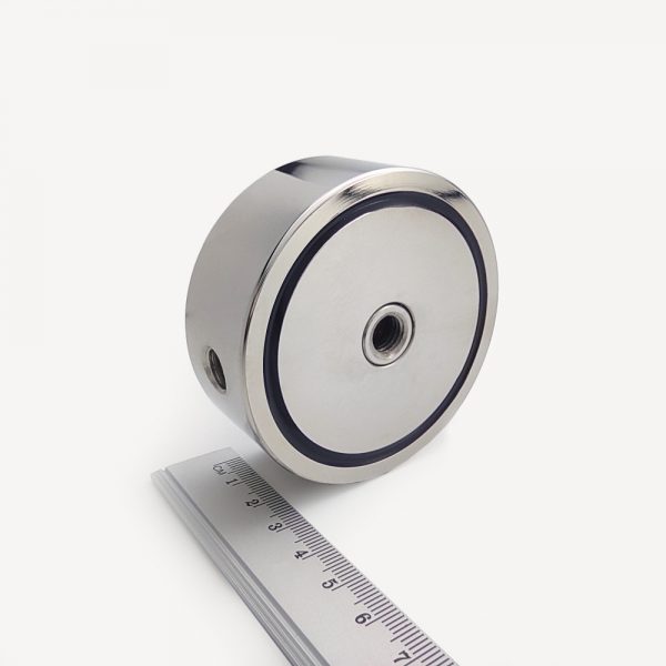 Magnet v pouzdře se závitem přes celý
 magnet 74x28 mm oboustranný