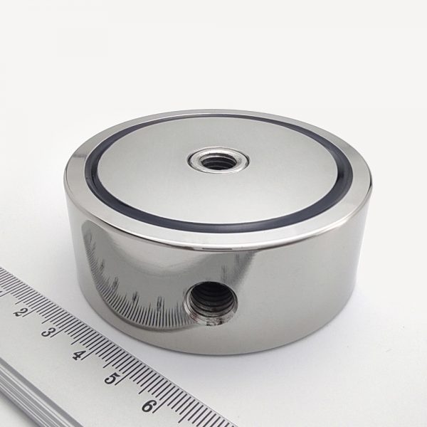 Magnet v pouzdře se závitem přes celý
 magnet 74x28 mm oboustranný