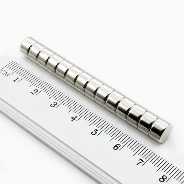 Neodýmový magnet válec 8x5 mm - N38