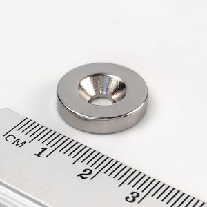 Neodymový magnet válec 18x4 mm s dírou M4