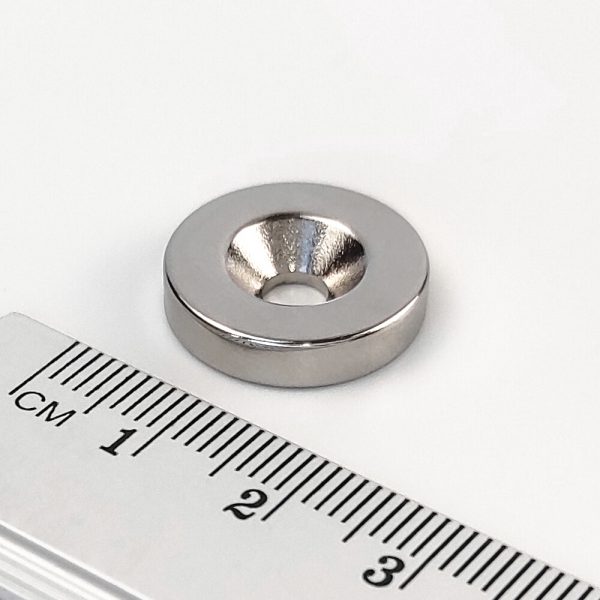 Neodymový magnet válec 18x4 mm s dírou M4