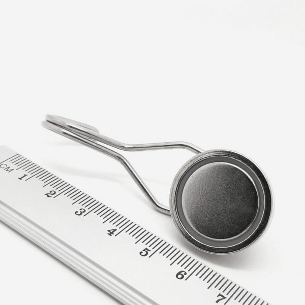 Otočný magnetický hák Ø 25 mm