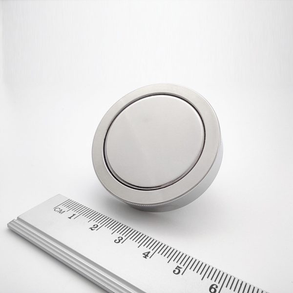 Magnet v pouzdře s vysunutým vnitřním závitem 48×12 mm