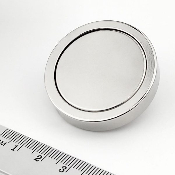 Magnet v pouzdře s vysunutým vnitřním závitem 42×8,5 mm