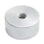 Magnety v pouzdře s vnitřním závitem