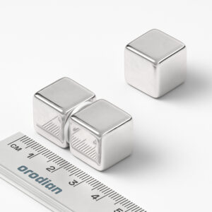 neodymový magnet kostka 15x15x15 mm