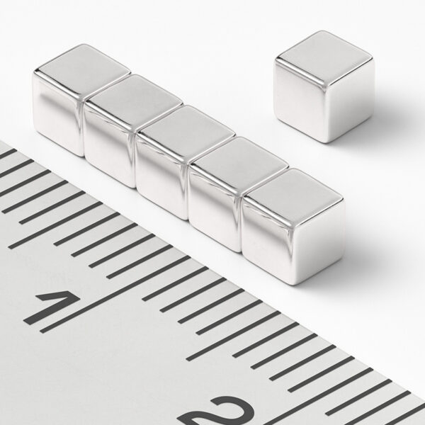 neodymový magnet kostka 3x3x3 mm