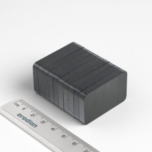 Feritový magnet kvádr 40×25×5 mm - Y30BH