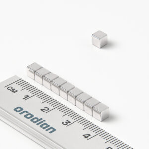 Neodymový magnet kostka 4×4×4 mm - N42