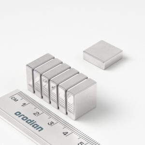 Neodymový magnet kvádr 15×15×5 mm - N38