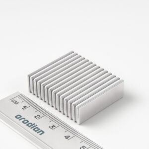 Neodymový magnet kvádr 30×10×1,5 mm -N38