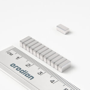 Neodymový magnet kvádr 8×4×3 mm - N38