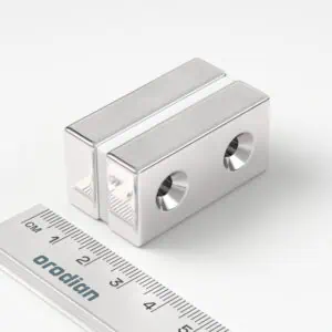 Neodymový magnet kvádr 40×20×10 mm s 2 dírami M4, oboustranný - N38