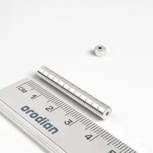 Neodymový magnet prsten 5-1,5×3 mm - N38